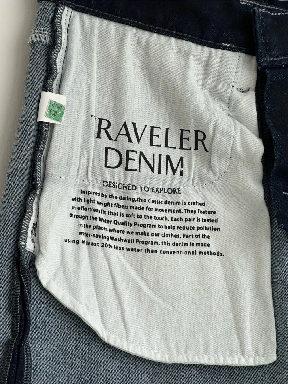 Banana Republic Traveler Denim Skinny Jeans in Dark Blue (NWOT)
